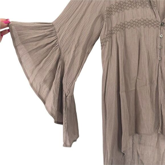 Bohemian Bell Sleeve Blouse V Neck Taupe Flare Button Relaxed Size M She + Sky - Picture 2 of 8